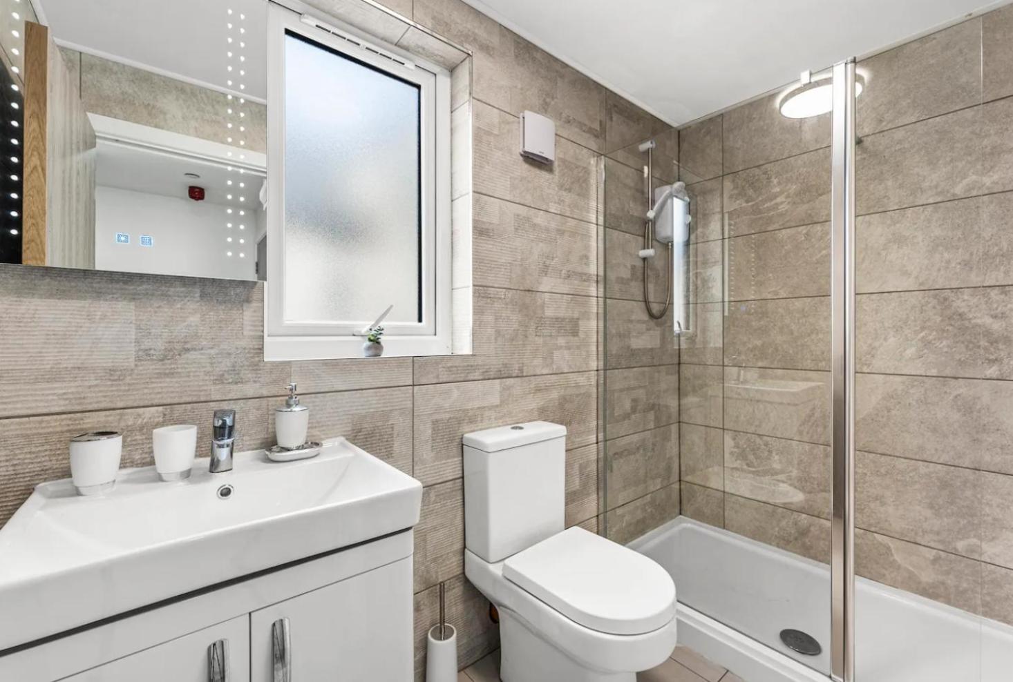 A Stylish Luxury 2 Bedroom Duplex Apartment Cardiff Eksteriør billede